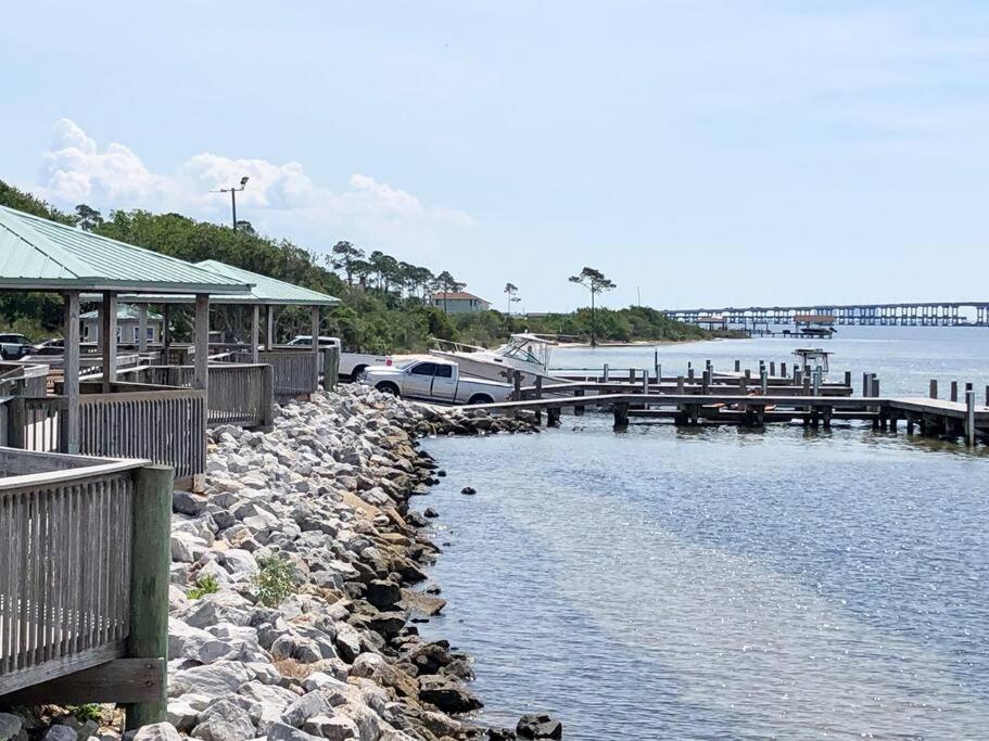 Life'S A Breeze - Updated 3Br 5Min To Pcola Beach Gulf Breeze Bagian luar foto