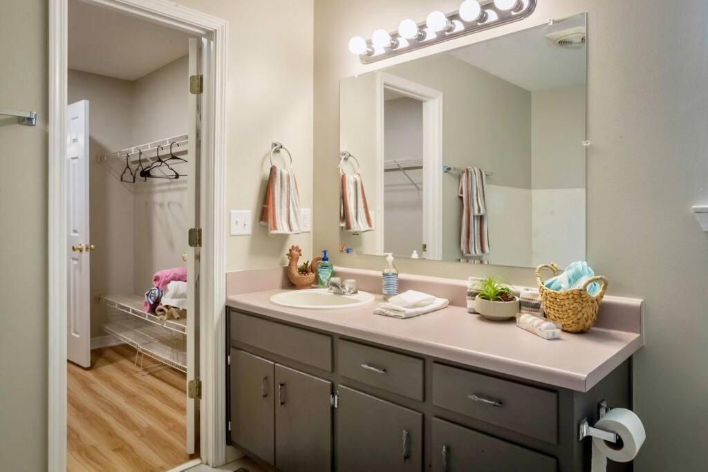 Life'S A Breeze - Updated 3Br 5Min To Pcola Beach Gulf Breeze Bagian luar foto