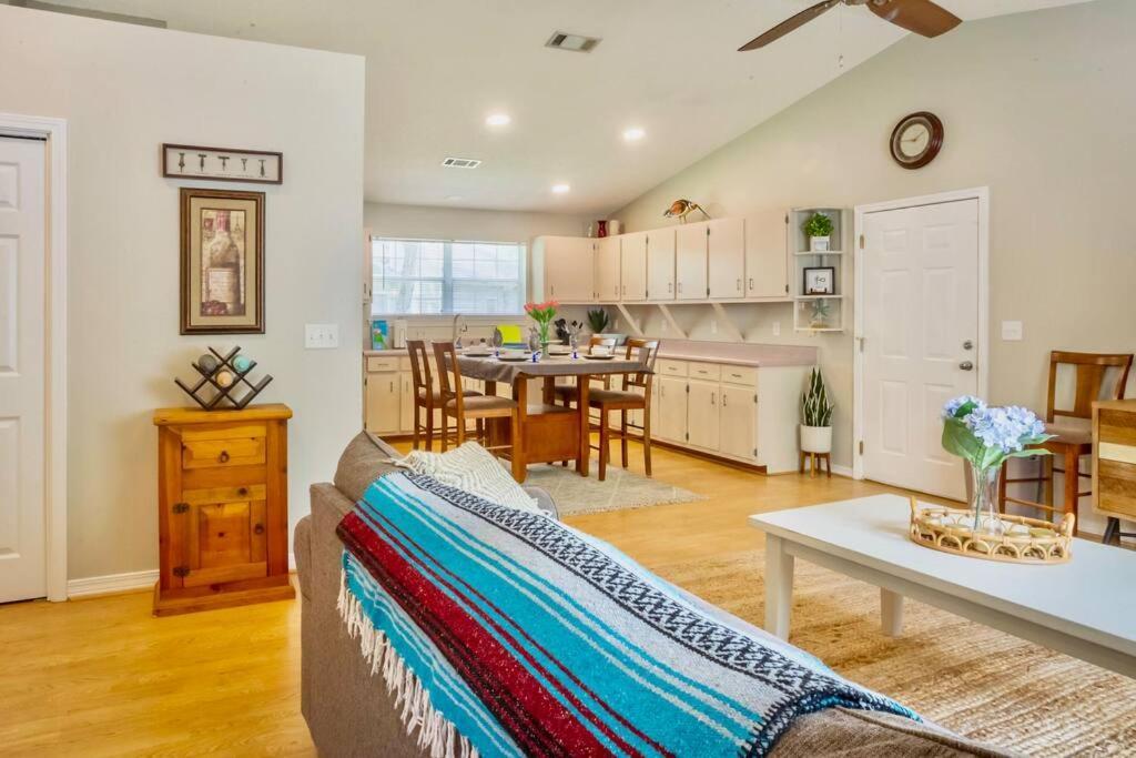 Life'S A Breeze - Updated 3Br 5Min To Pcola Beach Gulf Breeze Bagian luar foto